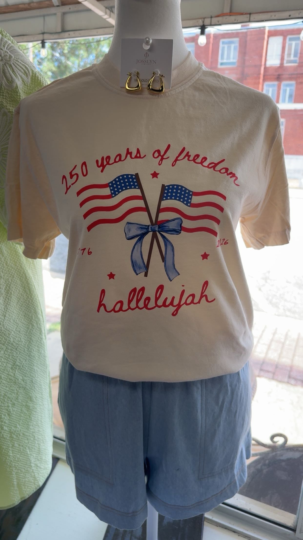 Ivory “250 Years of Freedom Hallelujah” Graphic Patriotic Bow Tee