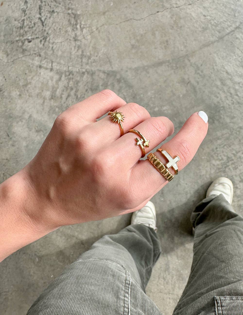 Gold Wrapped Cross Ring: 6